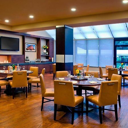 Trumbull Marriott Shelton Restaurant bilde